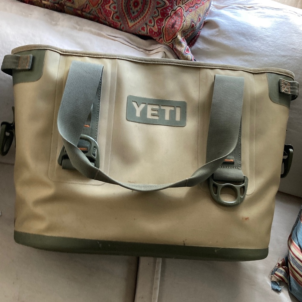 YETI Hopper 20 broken Zipper - Picture 2 of 13